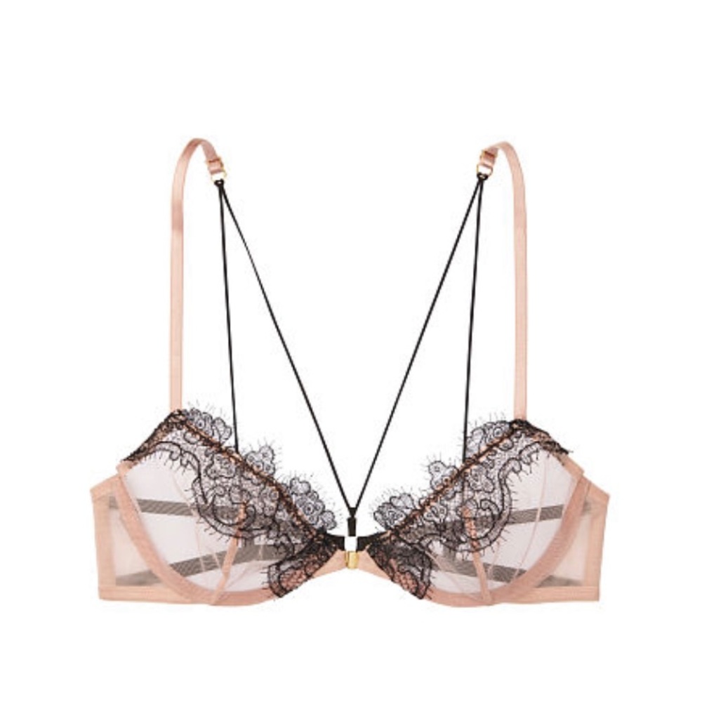 NWOT unlined Demi bra